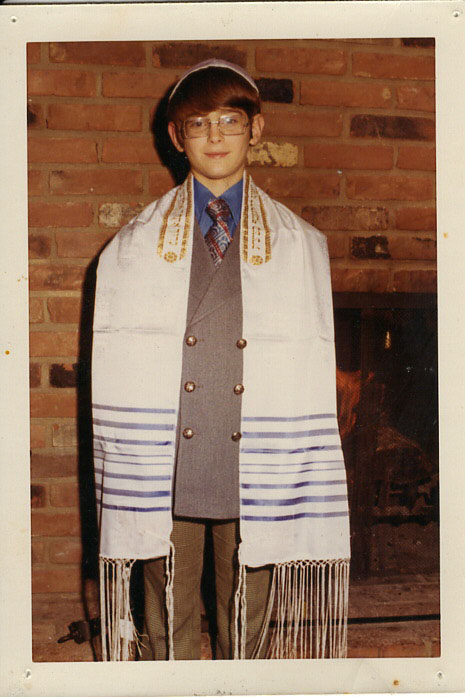 Rabbi Schneider wearing prayer shaw